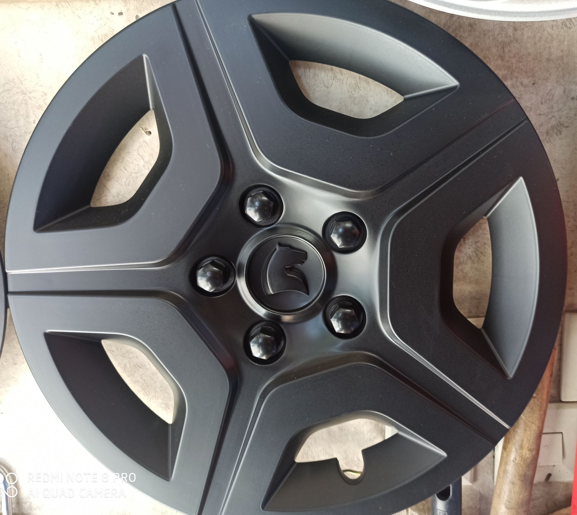 قالپاق چرخ تی پی ای مدل TR-B04 سایز 15 اینچ مناسب برای تارا